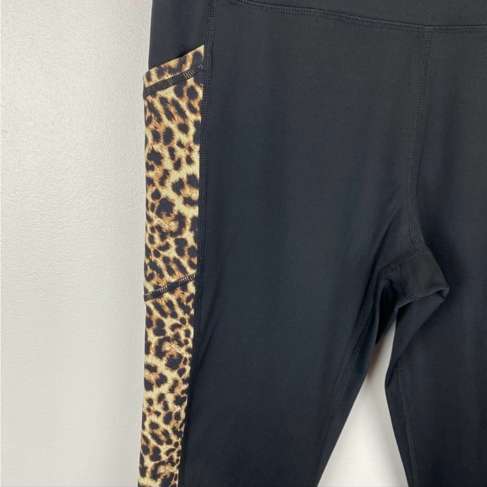 Zyia Leopard Pocket Brilliant Capri - Sz M - Picture 3 of 7